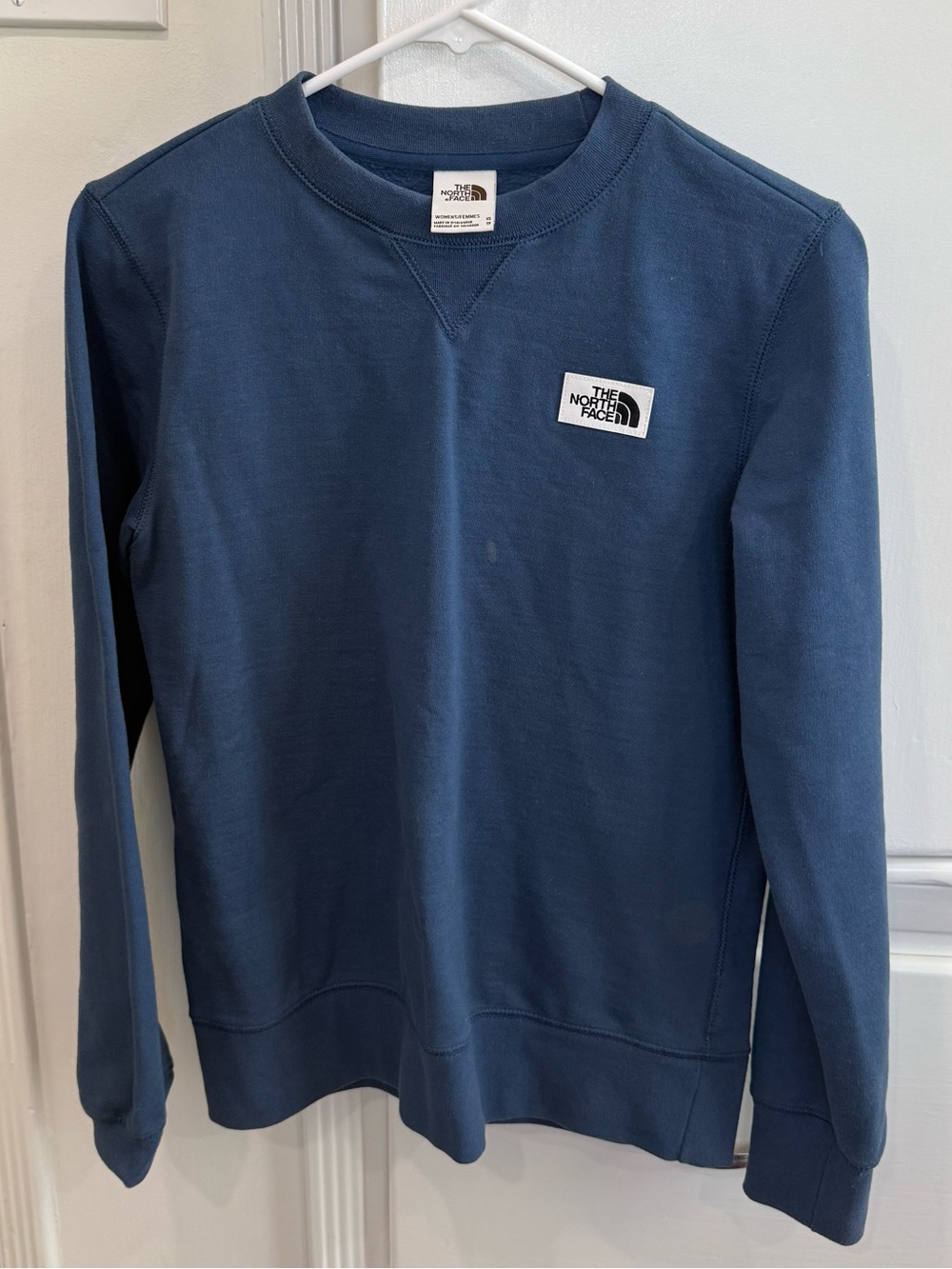 The North Face Women’s Crewneck Sweatshirt - Navy Blue